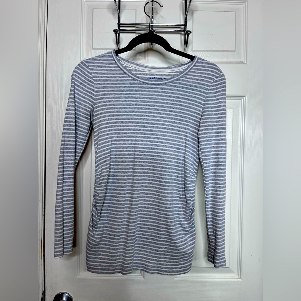 GAP Maternity Long Sleeve Grey Tee